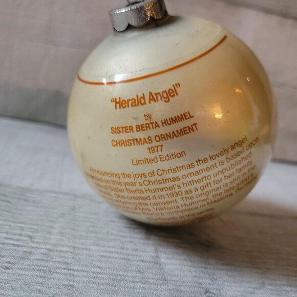 Vintage 1977 Limited Edition Herald Angel Christmas Ornament By Sister Berta Hum - Picture 3 of 4